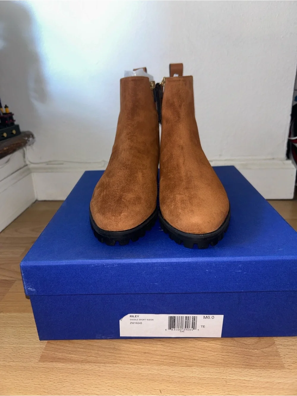 Stuart Weitzman Men’s Brown Riley Suede Ankle Boots